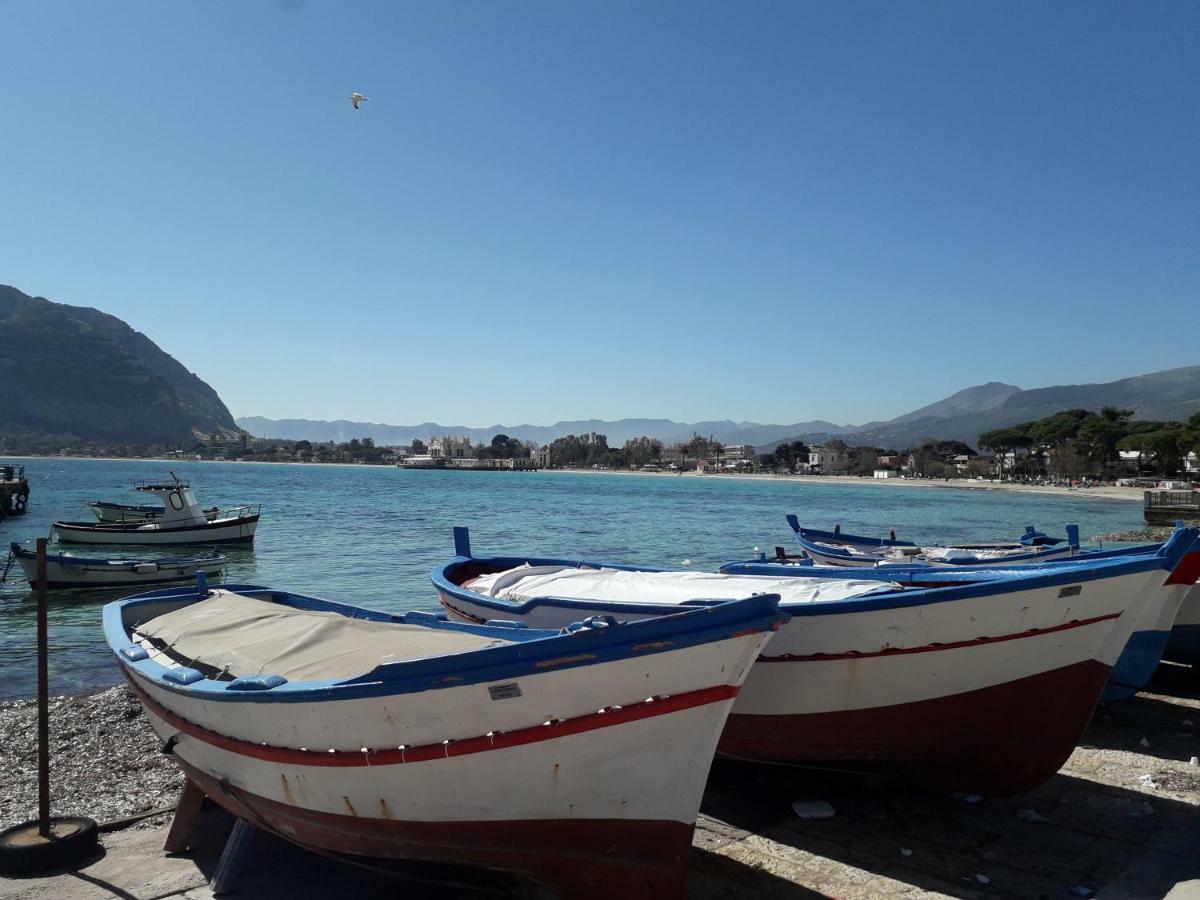 Ferienwohnung Casa Babbaluciana Mondello Exterior foto